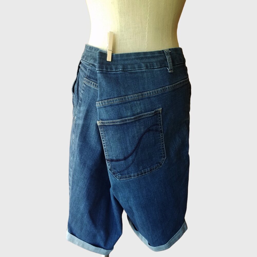 Lane Bryant Genius Fit Cuffed Bermuda Shorts dark wash 26 - Picture 4 of 14